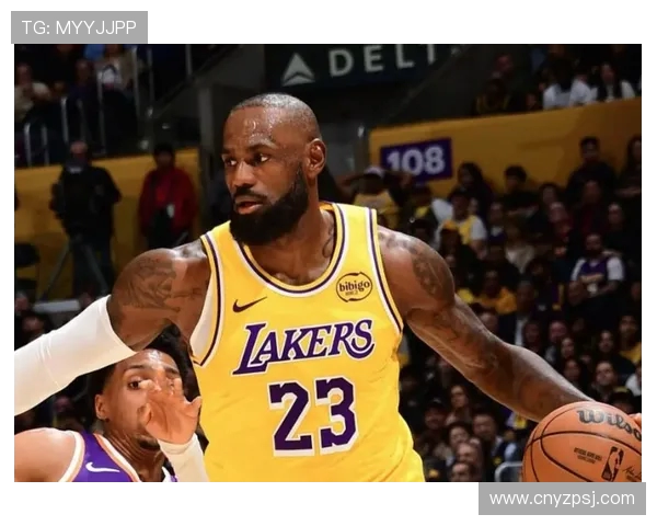 詹姆斯创历史新纪录成首位四万分一万板一万助球员